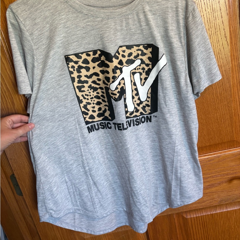 MTV Gray Graphic Tee
